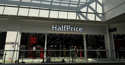 У чернігівському Ноllywood Mall відкрився мультибрендовий магазин Half Price (+фото)