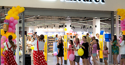 У Дніпрі відкрився найбільший шкільний маркет мережі Akvarel – в ТРЦ Караван