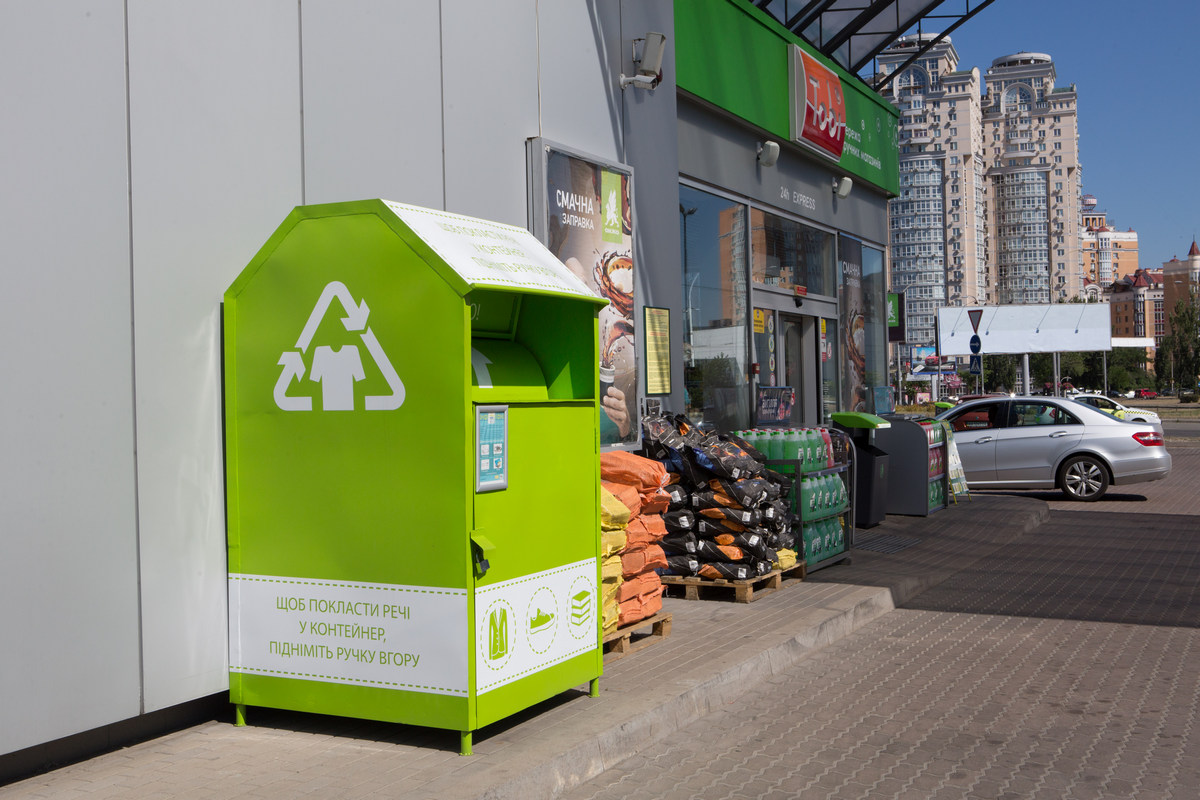 За 6 місяців клієнти ОККО зібрали понад 123 тонни вживаних речей для тих, хто цього потребує