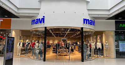 Перший в Україні магазин відомого у світі турецького джинсового одягу Mavi відкрився у чернігівському Hollywood Mall