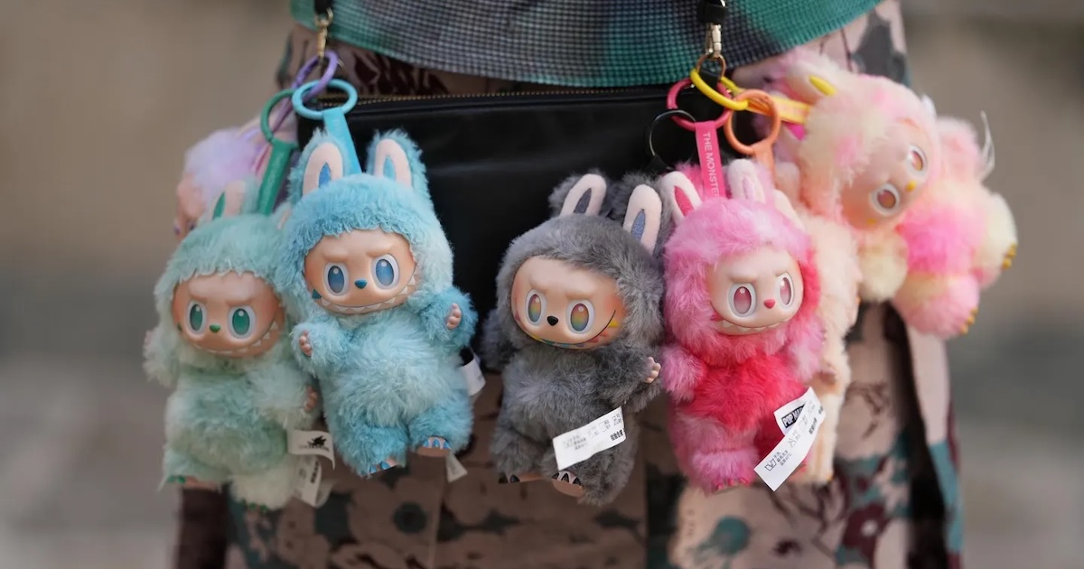 Labubu-монстр: как игрушка с острыми зубами стала новым фетишем миллионов потребителей
