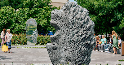 «Усвідомлення»: у Києві відкрили артоб’єкт як символ подяки територіальній обороні