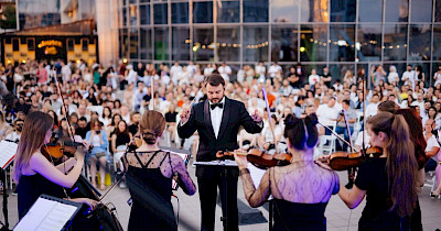 Aconcert 2.0: на терасі ТРЦ  Gulliver стартує новий сезон концертів симфонічної музики та джазу