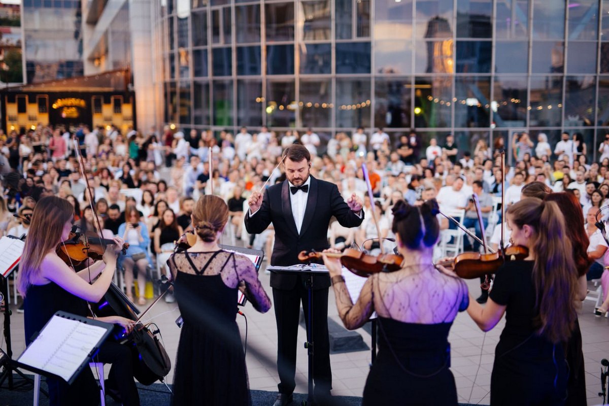 Aconcert 2.0: на терасі ТРЦ  Gulliver стартує новий сезон концертів симфонічної музики та джазу