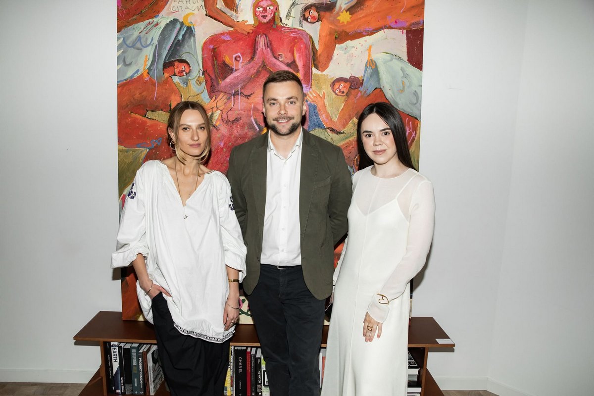 Pandora створила мистецький проєкт спільно з українською художницею Іриною Максимовою