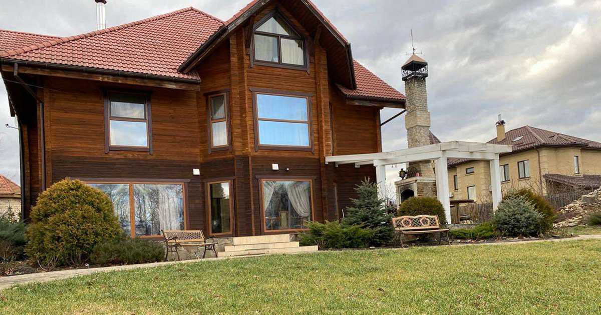 Розміщення літніх родичів у будинку для людей похилого віку: етичні аспекти та практичні рішення