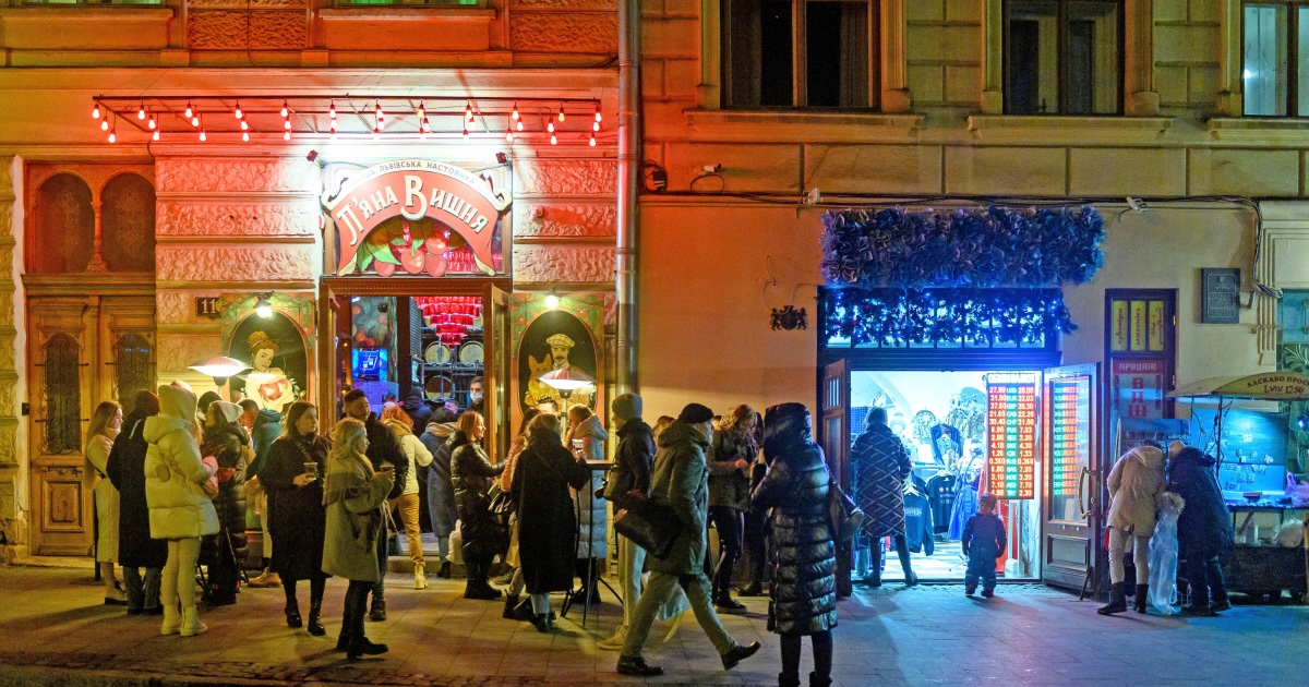 Массовые закрытия: что происходит с ресторанной сферой Львова