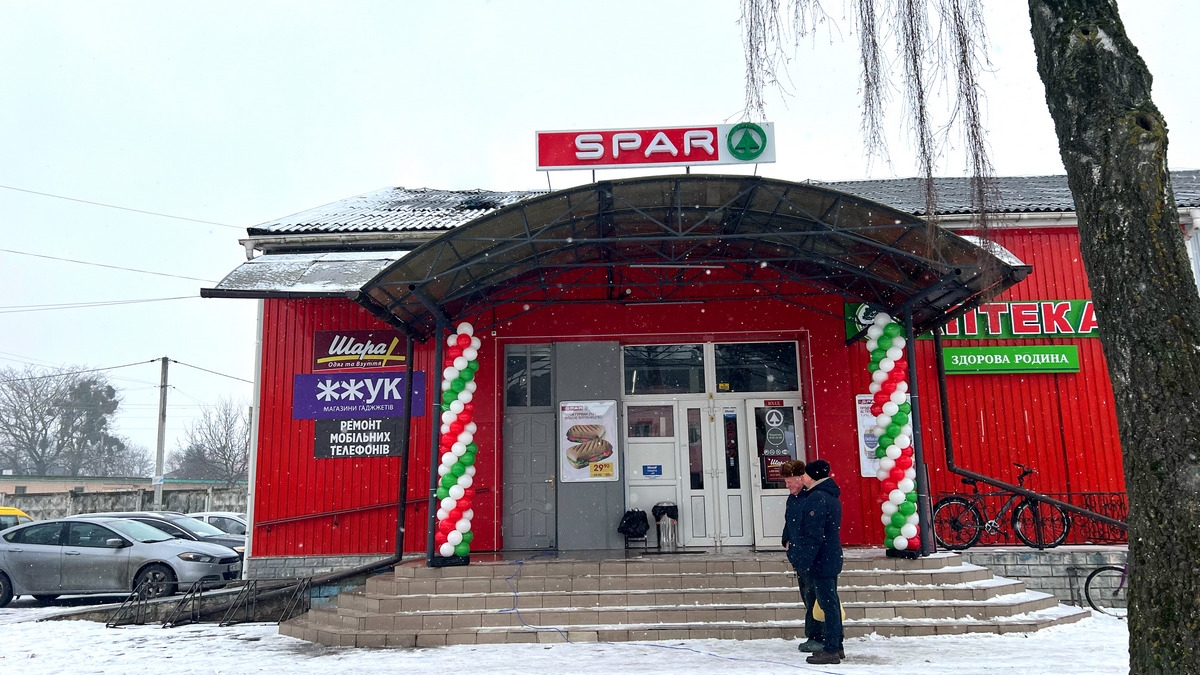 Европейский супермаркет SPAR в Млинове (+фото)