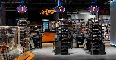 У Києві відкрили Сільпо у стилі науково-кулінарної лабораторії (фотоогляд)