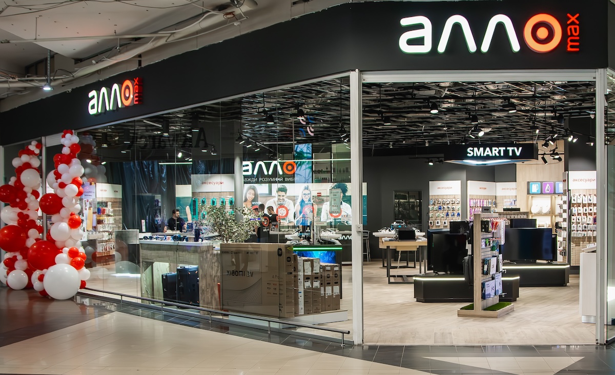 Шкільний сезон в Алло: у топі продажів – рюкзаки, навушники та настільні лампи