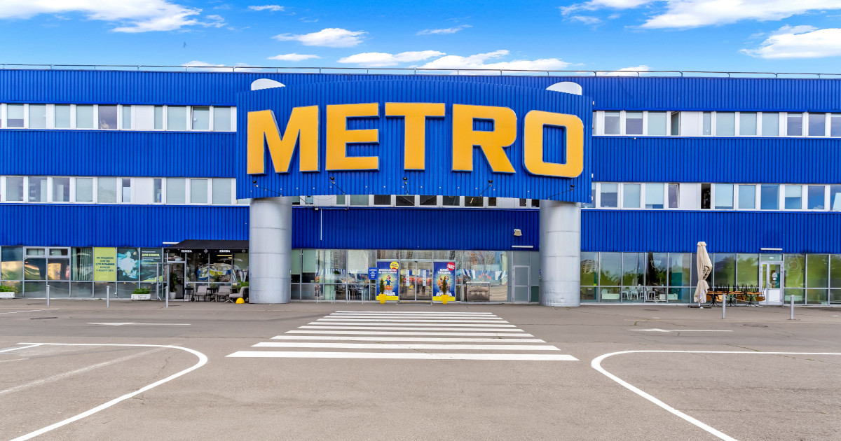 Компанія Metro Україна передала 200 00 євро на облаштування шкільних укриттів