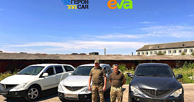 Eva та ГеройCar передали три потужних пікапи Сухопутним військам ЗСУ