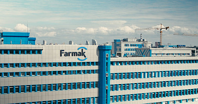 Програма «Південний West Bridge» допомагає українській компанії Farmak відкрити завод в Іспанії