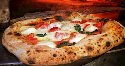 Піца в різних регіонах Італії: Кулінарна подорож