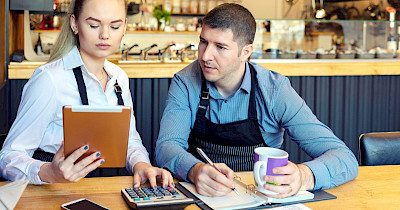 Як змінилася виручка, середній чек та відвідуваність закладів. Підсумки 2023 року від Poster