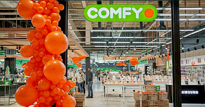 Покоряет новые ниши: Comfy выпустил собственную коллекцию одежды и аксессуаров