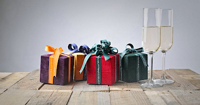 Что подарить мужу на 10-летие свадьбы: ТОП вариантов