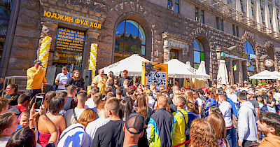 Новое место: на Крещатике открылся трехэтажный Юджин Фуд-Холл