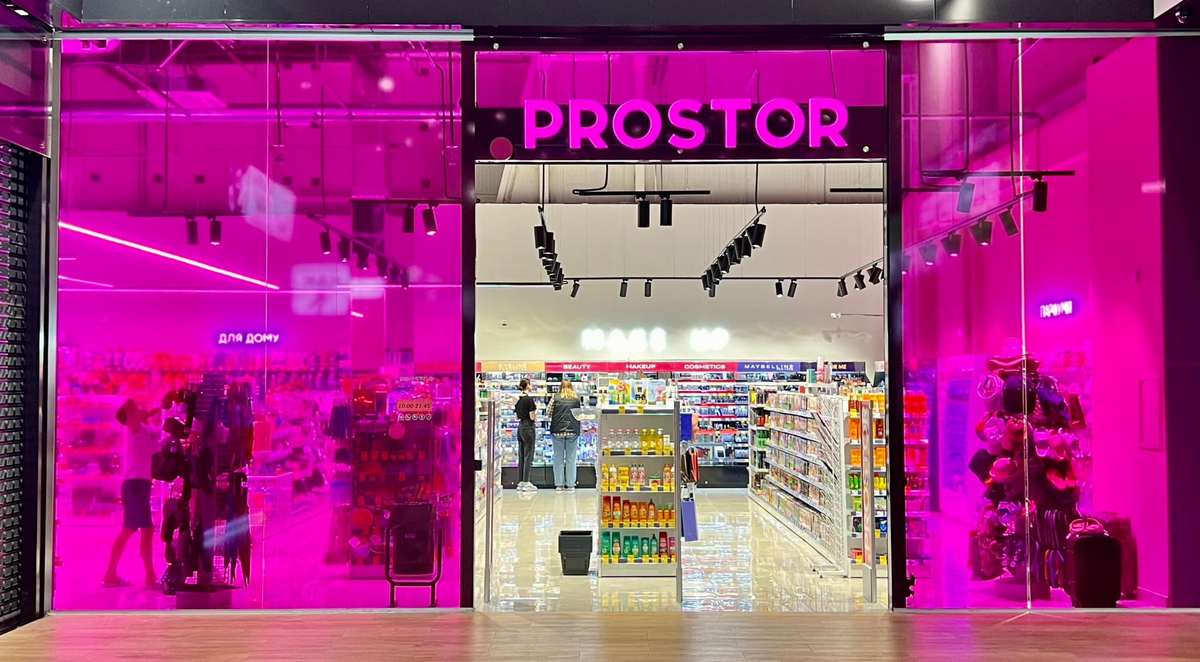 В цветах Барби: как выглядит новый магазин Prostor в ТРЦ Respublika Park (фотообзор)