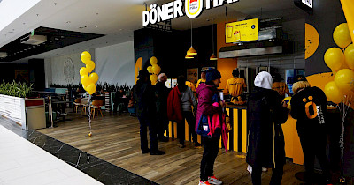 МХП открыл в Харькове первый с начала полномасштабной войны Döner Маркет (+фото)