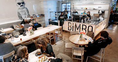 Посещаемость кафе и ресторанов Киева в феврале на 15% ниже довоенной. Лучший трафик – во Львовской области