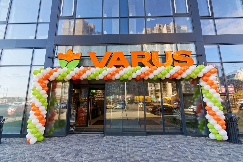 Наші перемоги 2022 року: Varus випустив тематичний стікер пак та діджитал-скіни для карток