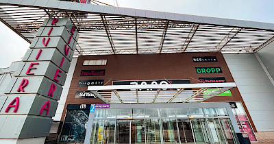 Одеський ТРЦ Riviera Shopping City відновив другу частину ТРЦ після ракетного обстрілу (+фото)