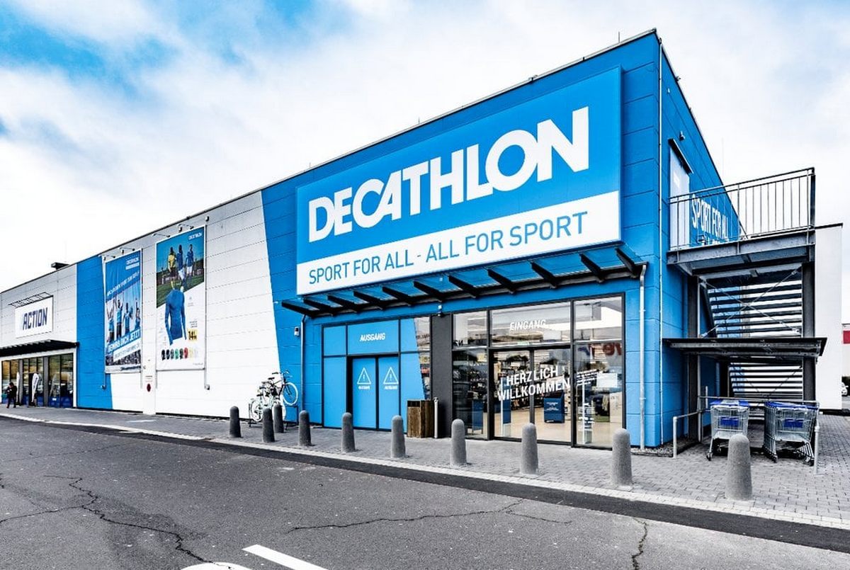 Французька мережа Decathlon остаточно йде з росії і продає весь свій бізнес