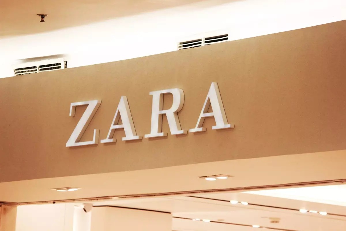 Zara продолжит работу в России под названием “Новая мода” – росСМИ