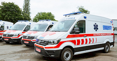 Ще 6 реанімобілів передала компанія Епіцентр для потреб центрів екстреної медичної допомоги та медицини катастроф