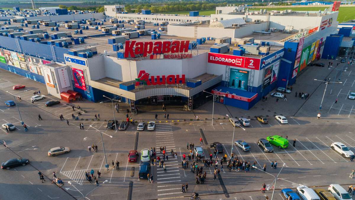 Три в одному: в ТРЦ Караван у Дніпрі відбулися одразу три відкриття