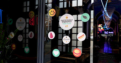 Нові заклади у Львові: фуд-холл GastroFamily Market та Остання Барикада (+фото)