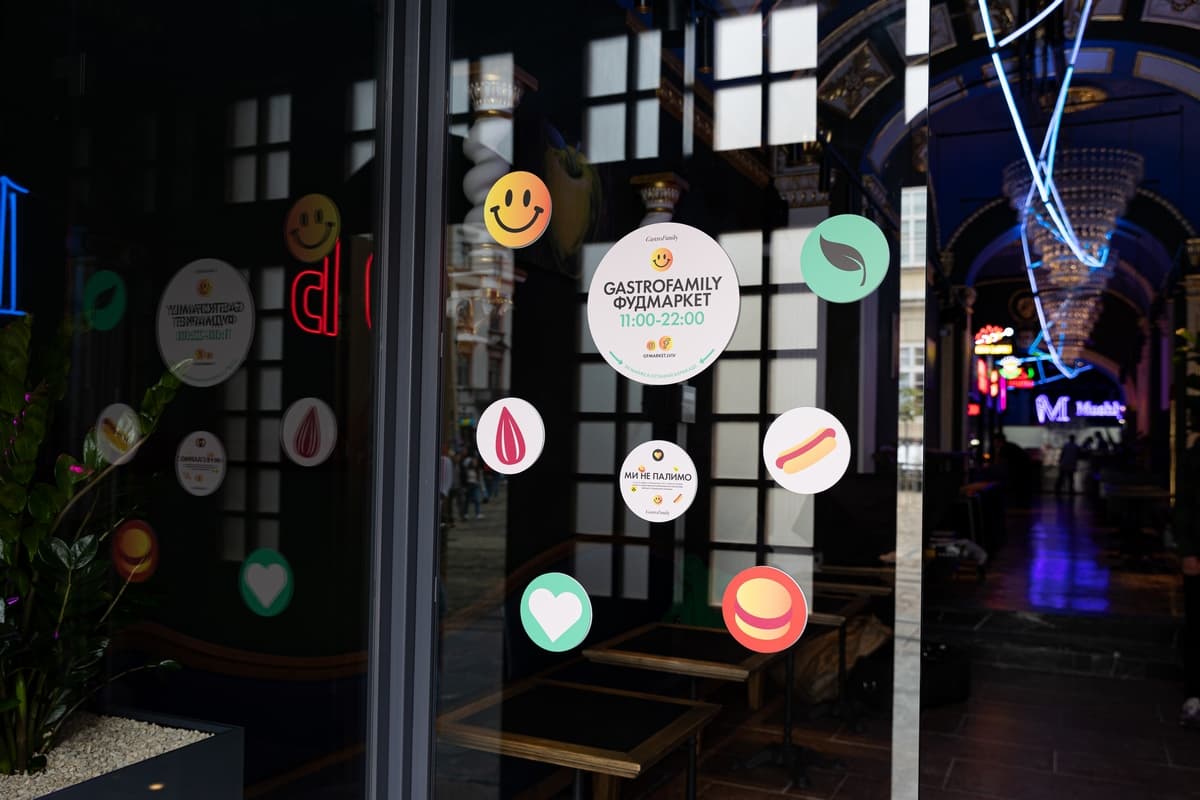 Нові заклади у Львові: фуд-холл GastroFamily Market та Остання Барикада (+фото)