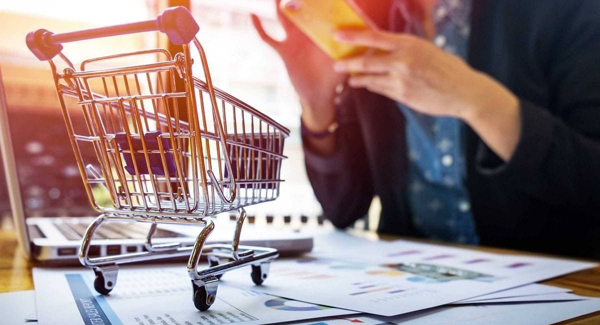 Інтерес до онлайн-шопінгу зміцнюється: як змінився топ-25 сайтів UAnet у червні 2022 року