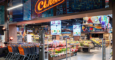 Безумная белка и лоскутное одеяло: в Сільпо – два новых дизайнерских супермаркета (фотообзор)