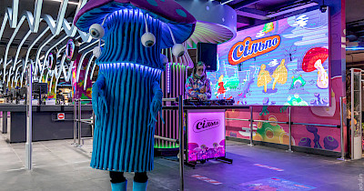 Люди и грибы: сеть Сільпо открыла очередной психоделический супермаркет (фотообзор)