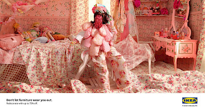 Реклама недели: люди-мебель от IKEA, юбилей Starbucks, Алла Костромичова и защита от неидеального мира