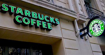 Кава на автоматі: як Starbucks автоматизує бізнес-процеси