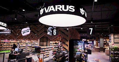 Фуд-холл+супермаркет: как выглядит обновленный Varus в Днепре после реконструкции (фотообзор)