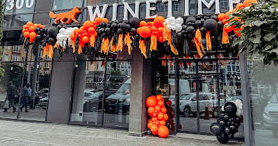 Новий винний гастромаркет WINETIME у самому центрі Івано-Франківська (+фото)