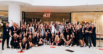 Шведи в Одесі: H&M відкрив двоповерховий магазин в ТРЦ Riviera (фотоогляд)