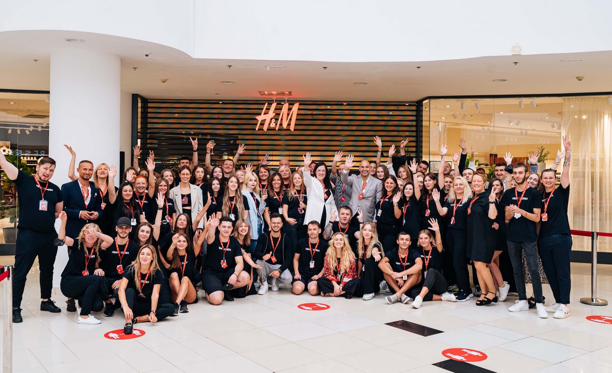 Шведи в Одесі: H&M відкрив двоповерховий магазин в ТРЦ Riviera (фотоогляд)