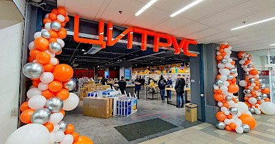 Samsung презентував нові розкладні смартфони і аксесуари до них