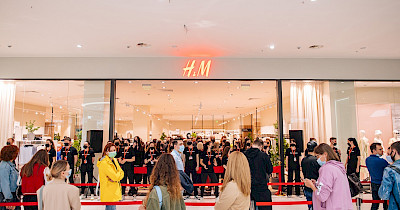 Перший в Одесі: H&M відкриє двоповерховий магазин в ТРЦ Riviera