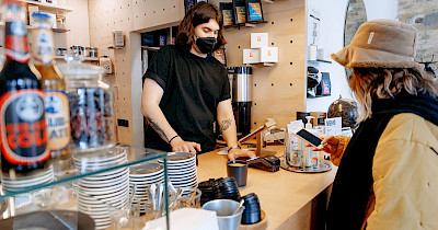 Як кав’ярні пережили рік пандемії – дослідження Poster