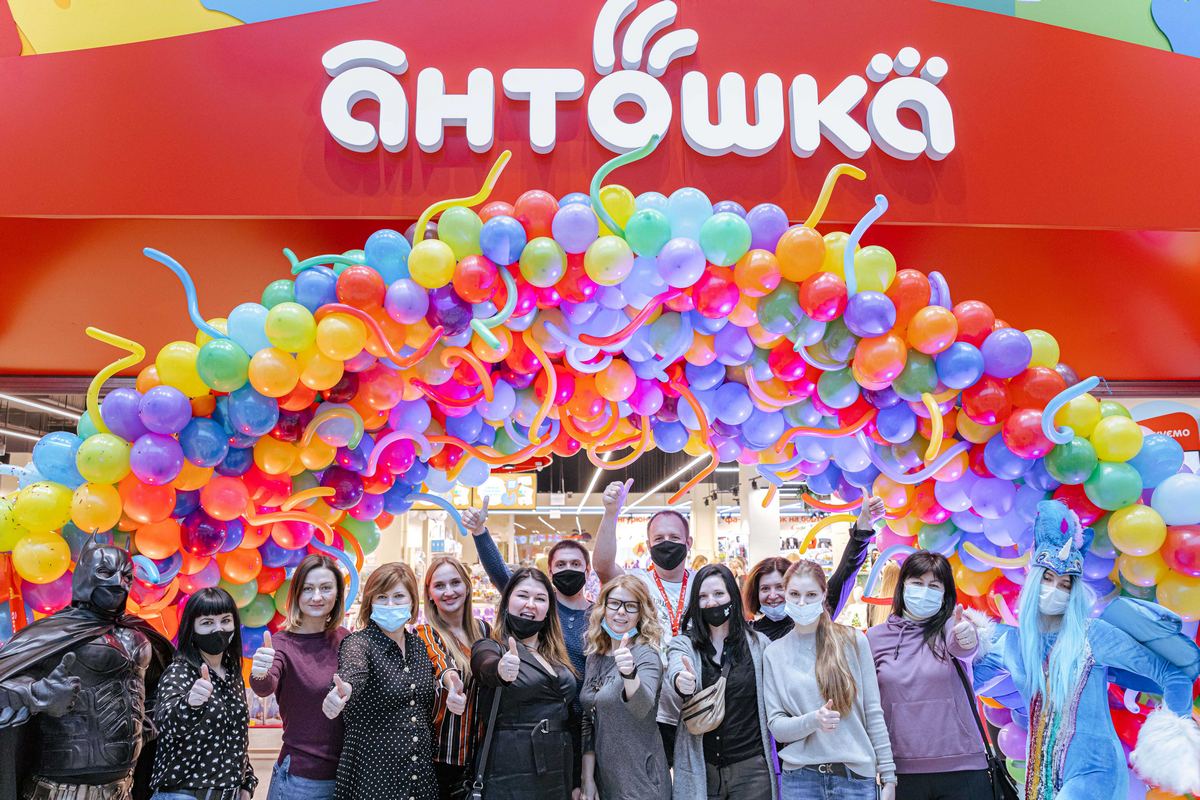 Найкраще – дітям: мережа Антошка відкрила магазин нового формату в ТРЦ Ocean Plaza (фотоогляд)