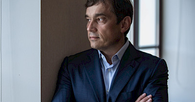 Василий Хмельницкий ведет переговоры о продаже своей доли в компании UDP