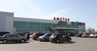 Укрексімбанк єдиним лотом продає 6 торгових центрів, що раніше належали мережі Амстор