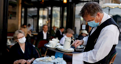 В “карантин выходного дня” бары и рестораны не досчитаются свыше 40% выручки – исследование Poster