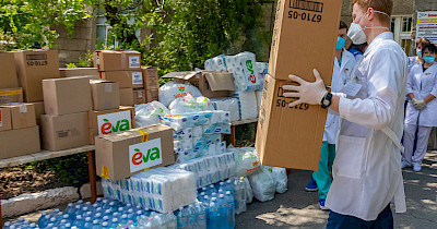 EVA и Varus взяли шефство над родильным отделением Днепропетровской областной больницы имени Мечникова